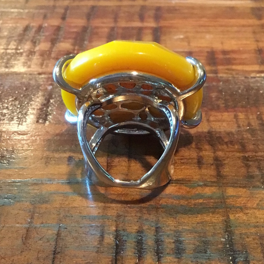 Kendra Scott Yellow Rana Cocktail Ring - Picture 4 of 12